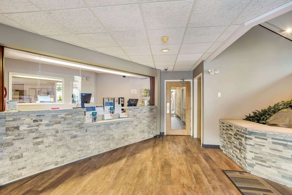 Quality Inn Suites Gorham 2