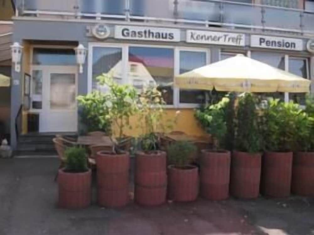 Kenner Treff -1 étoiles à Kenn