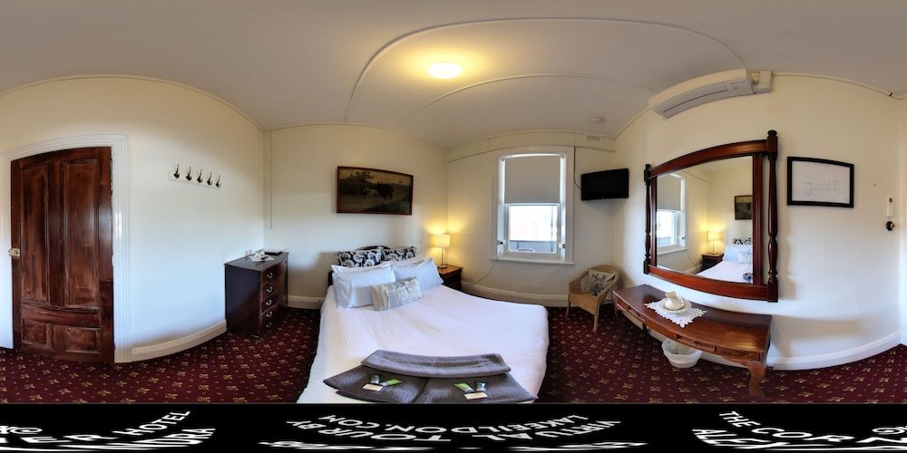 Corner Hotel Alexandra 3