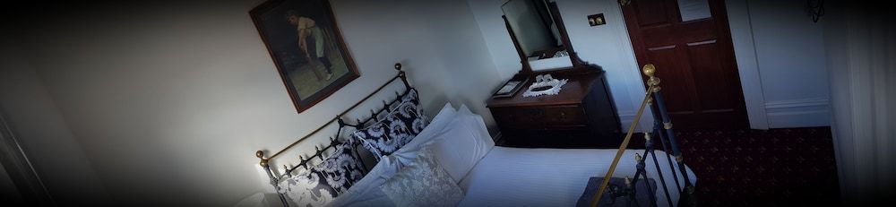 Corner Hotel Alexandra 2