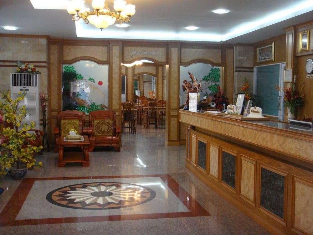 Submukdaphoomplace Hotel 3