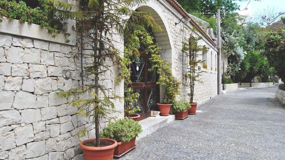 A' Cunziria -1 estrelas em Vizzini