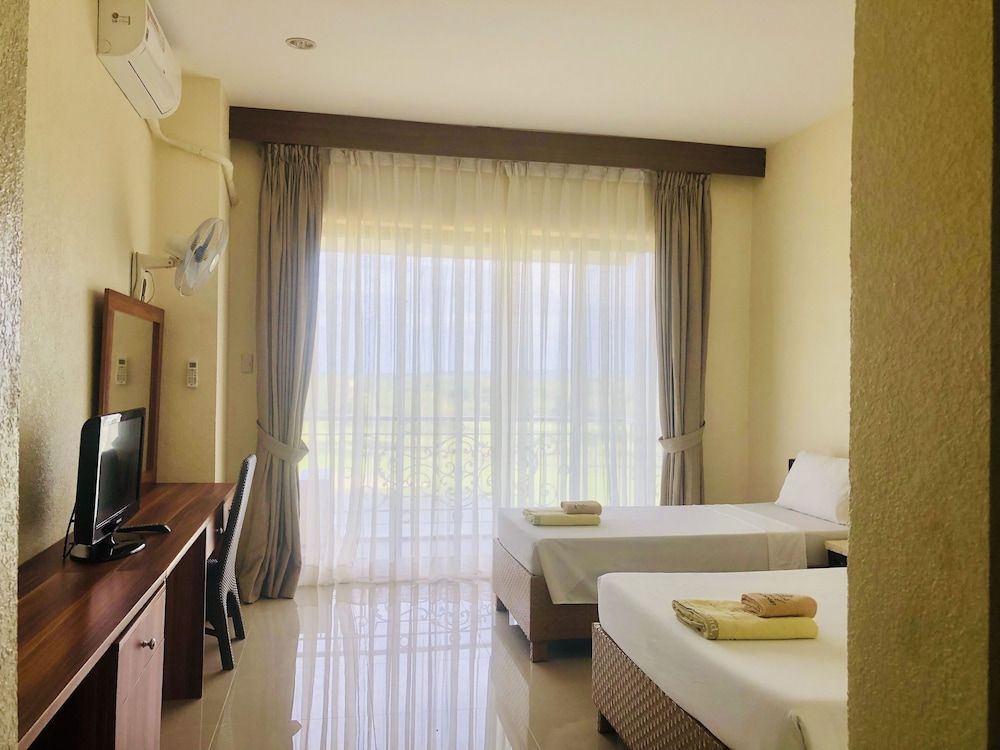 Queens Island Golf and Village 3