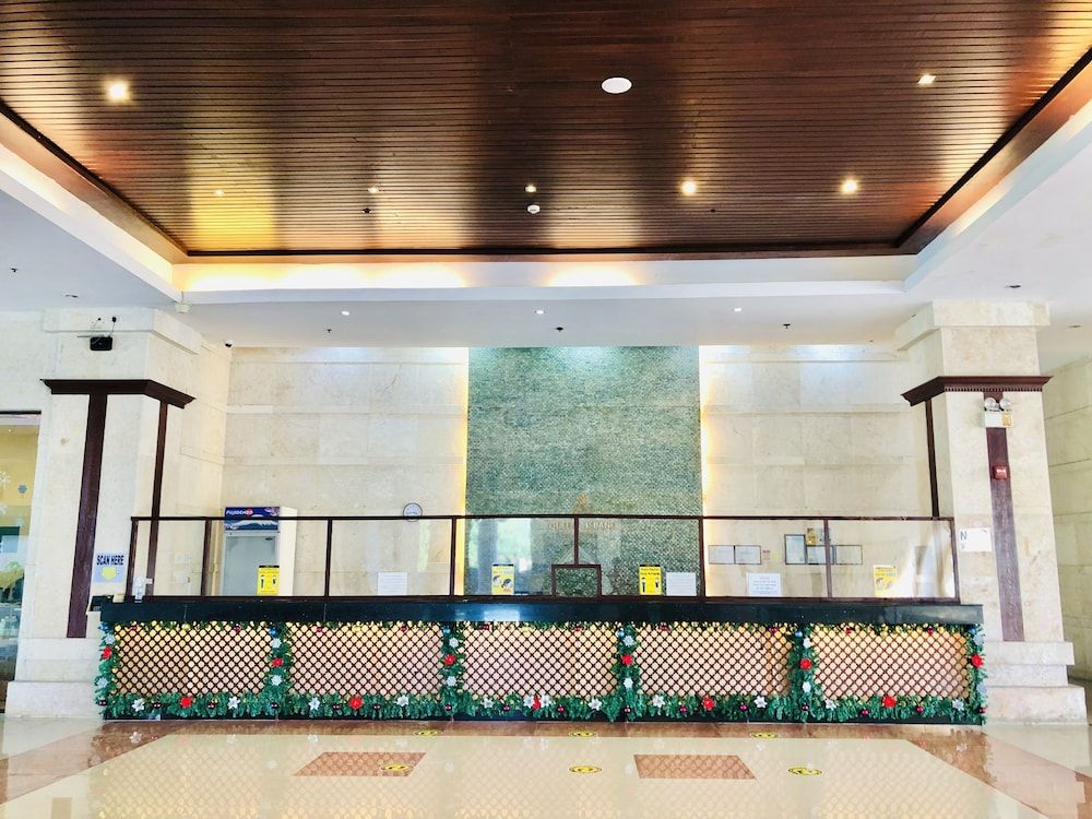 Queens Island Golf and Village 2