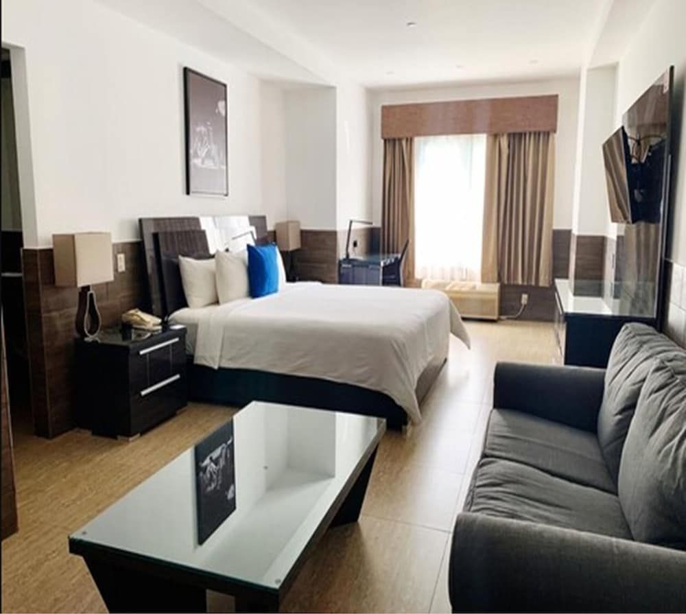 Beverly Hills: Hotel & Business 3