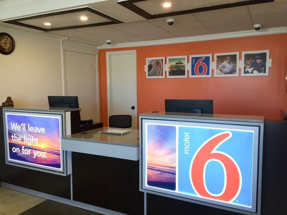 Motel 6 Anniston, AL 2