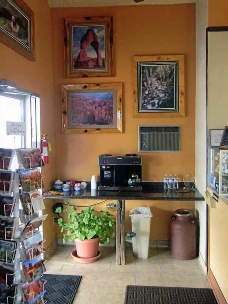 Color Country Motel 3