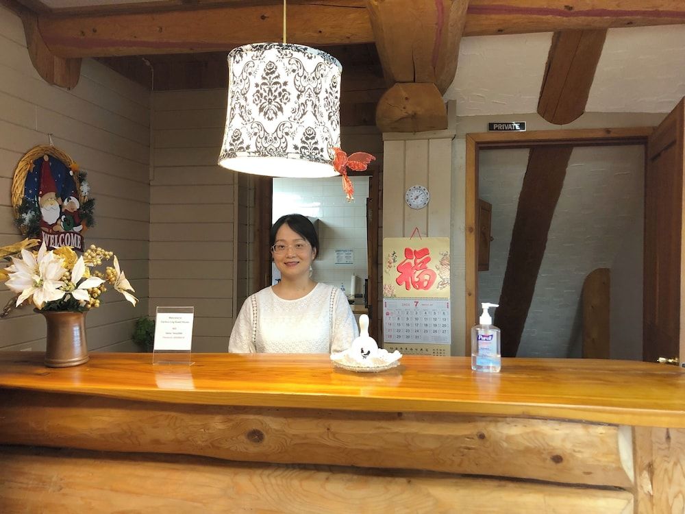 Cariboo Log Guest House 2