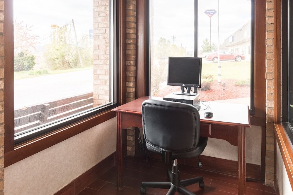 Quality Express Inn & Suites 3