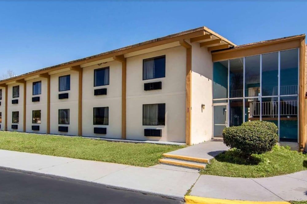 Travelodge by Wyndham Forsyth 2 étoiles à Forsyth