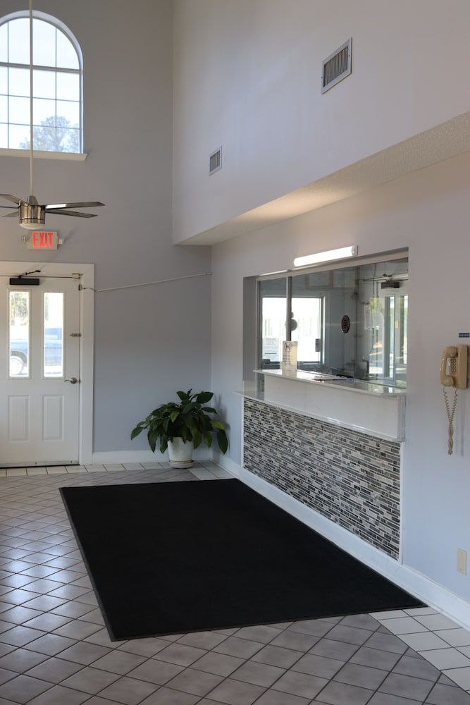 Econo Lodge HOGANSVILLE 2