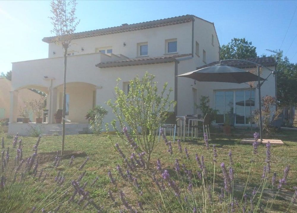 Le Jasmin -1 estrelas em Montagnac