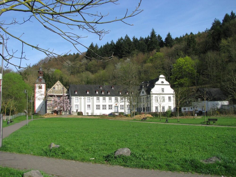 Gästehaus Abtei Sayn -1 estrelas em Bendorf