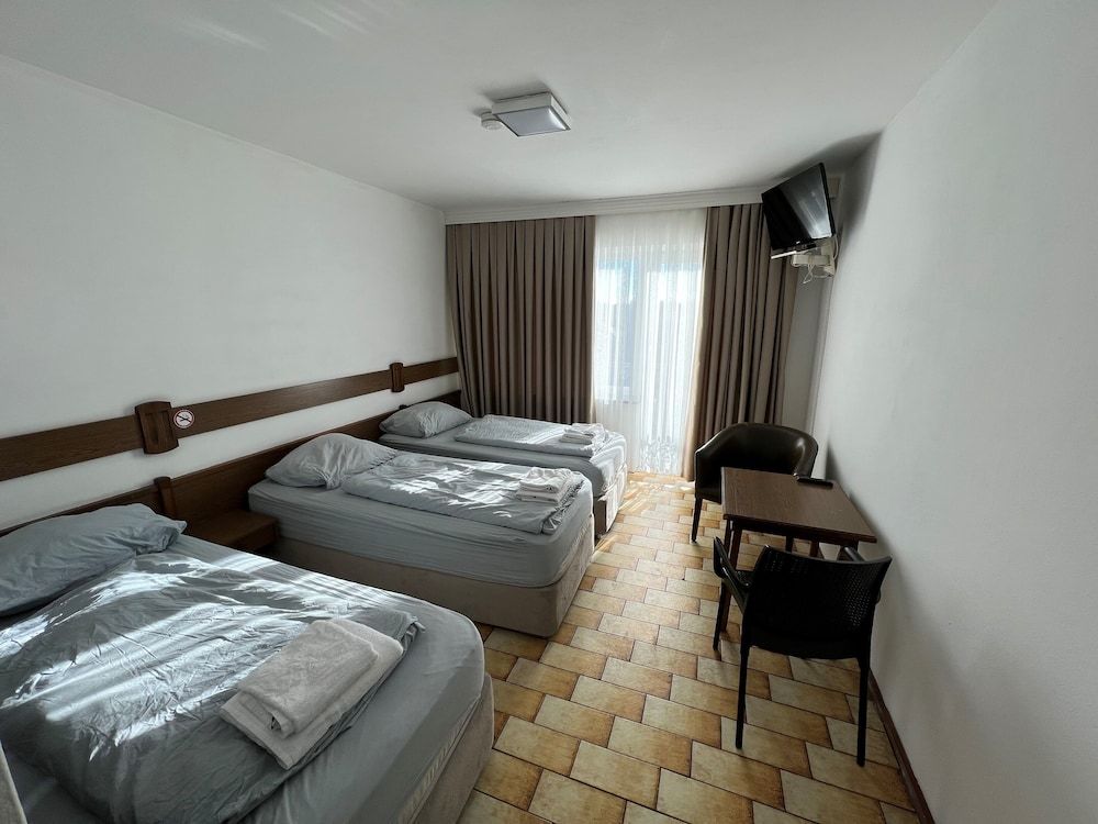 F Hotel 24h Check-In 3