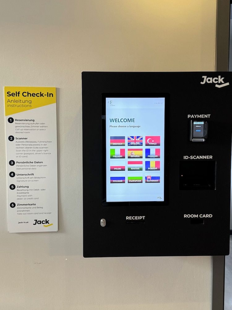 F Hotel 24h Check-In 2