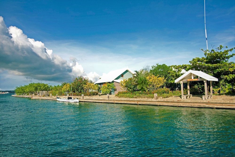 Barefoot Cay Resort 2