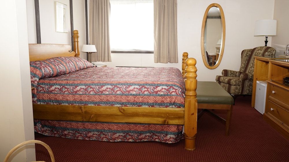 McIntosh Country Inn & Conference Centre in Canada 3