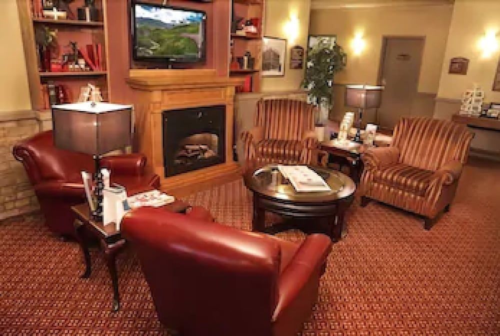 McIntosh Country Inn & Conference Centre in Canada 2