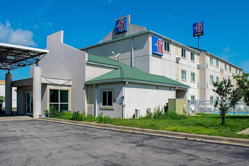Motel 6 Seymour, IN - North 2 estrelas em Seymour