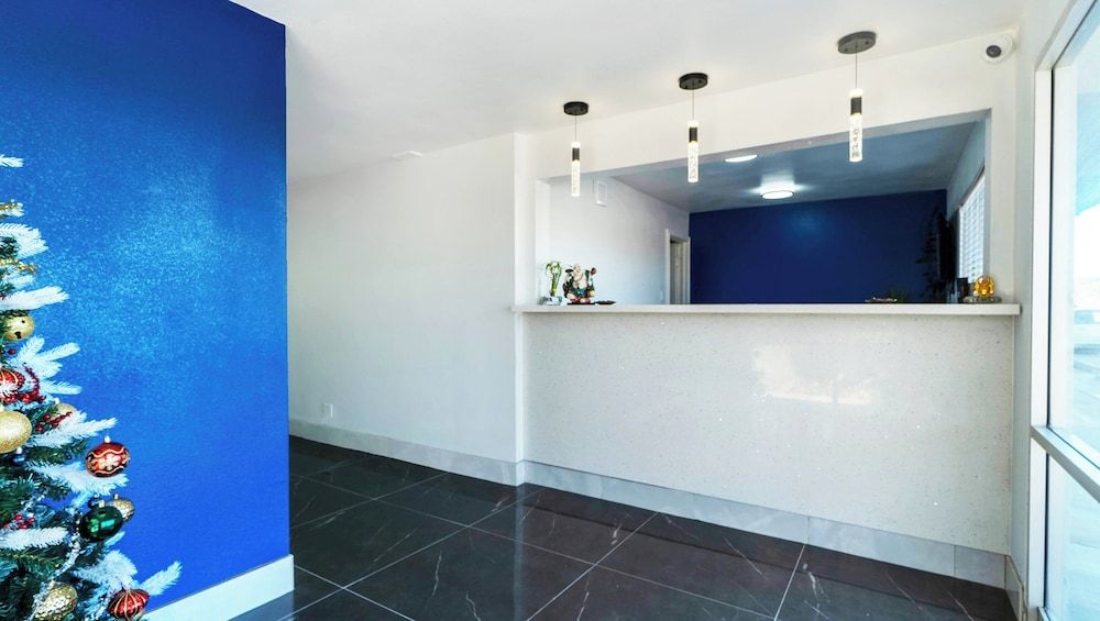 Xpress Inn & Extended Stays 3