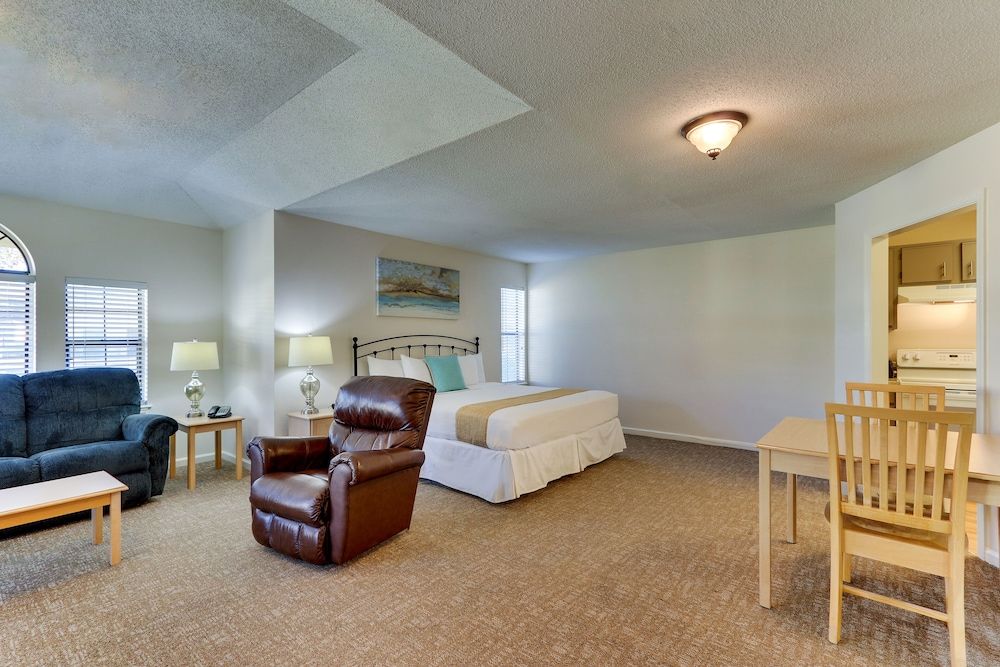Mariners Suites 3