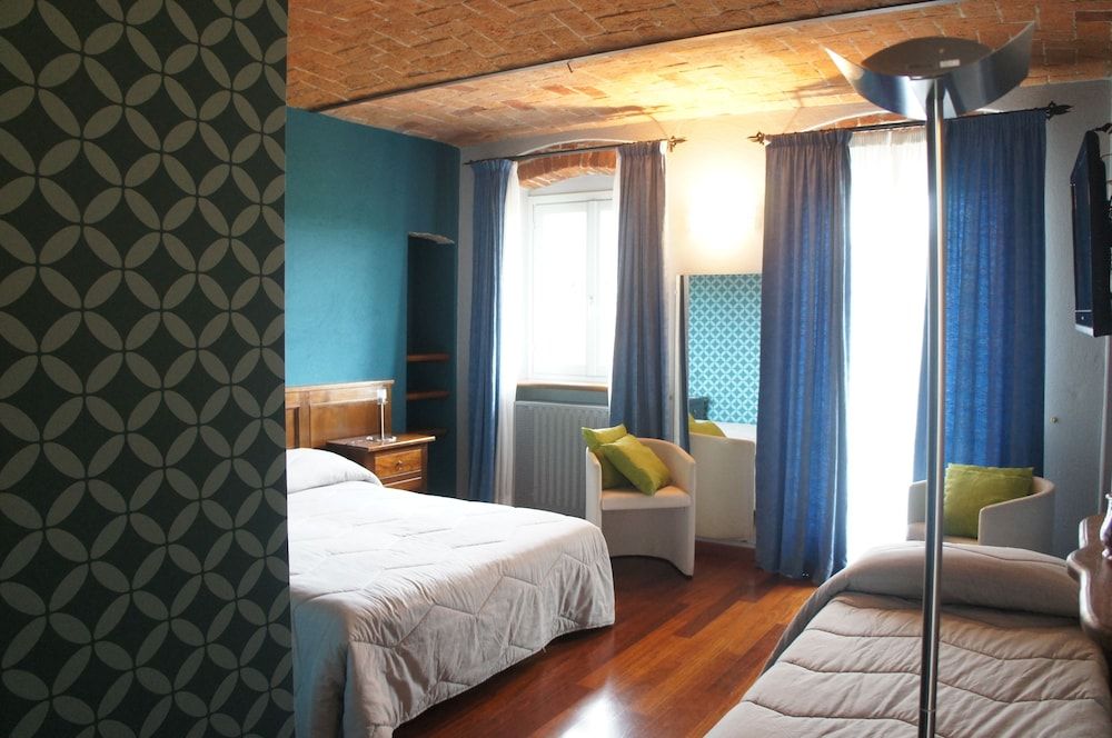 Red Wine - Guest House 3