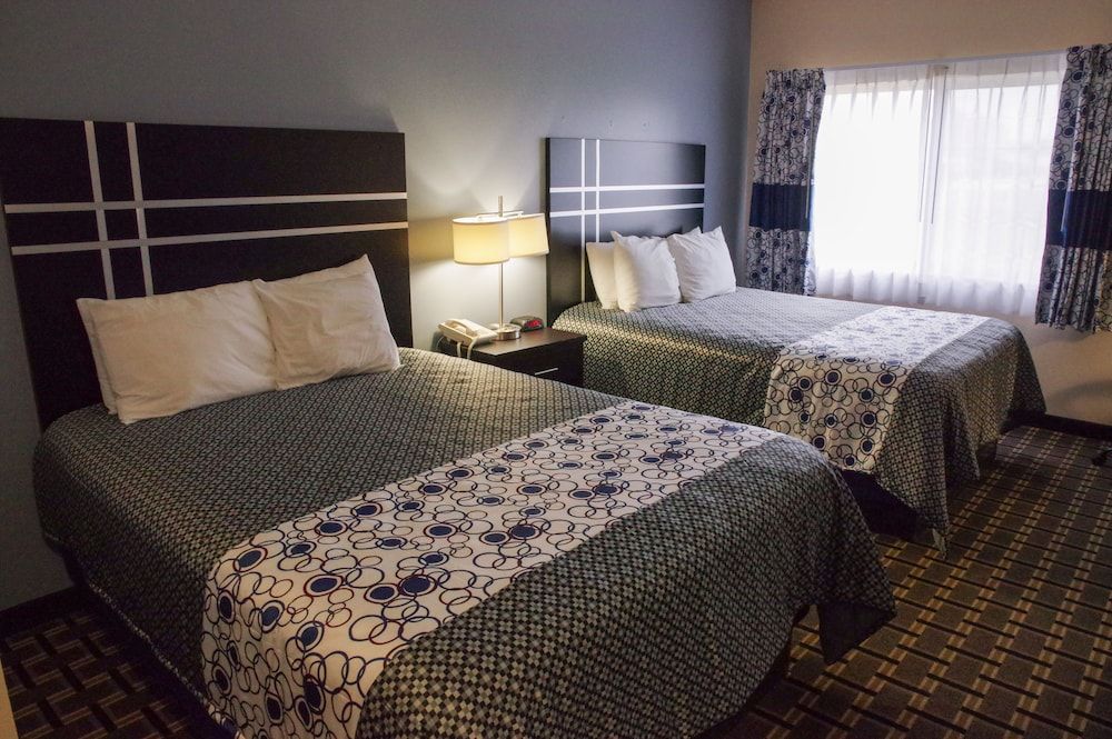 Dutch Inn and Suites 3