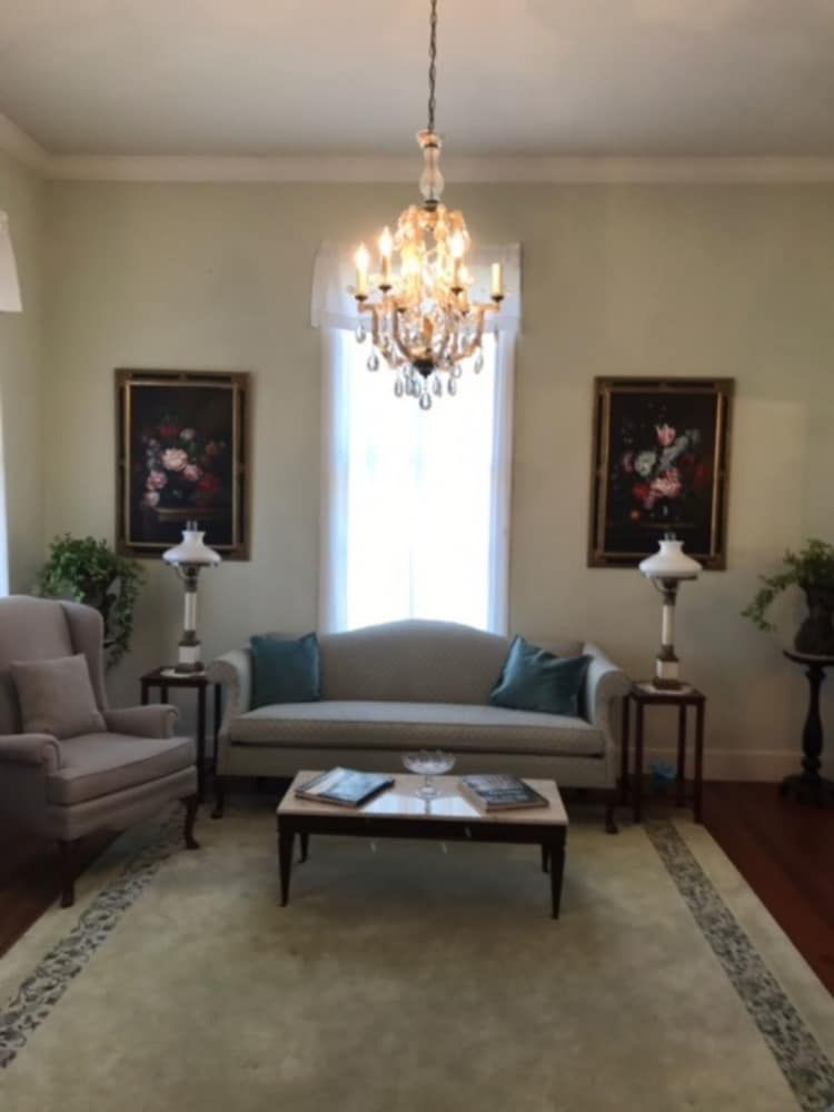 Riverboat Bed & Breakfast 3