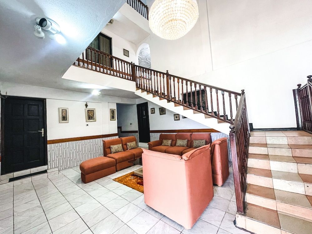 Hill View Hotel McCarthy Hills 2