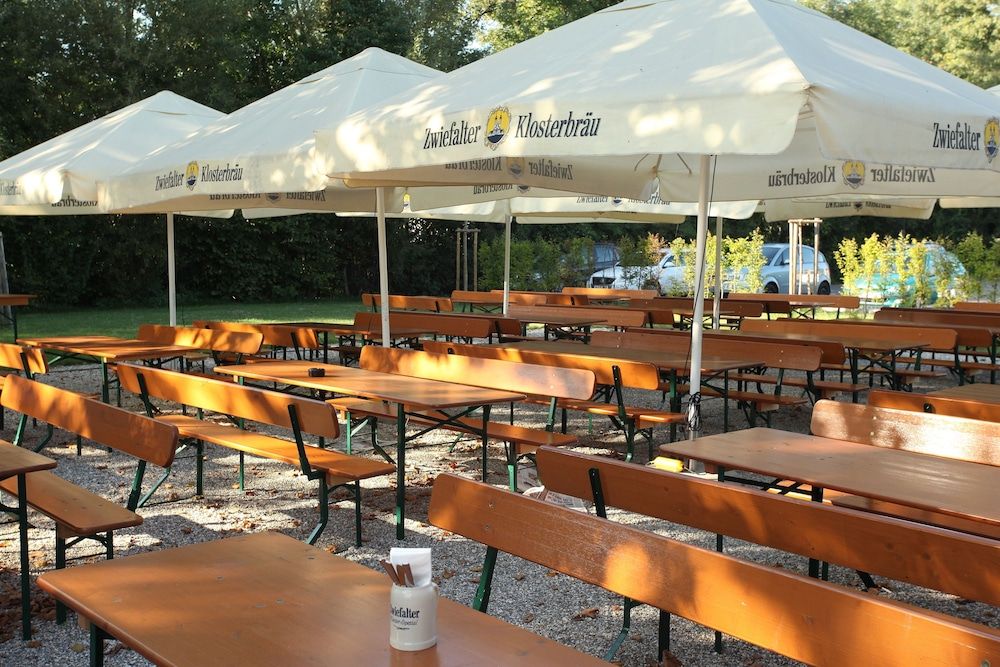 Achtender -1 estrelas em Metzingen