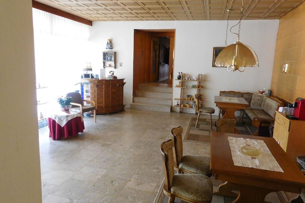 Hotel Pension am Kurmittelhaus 2