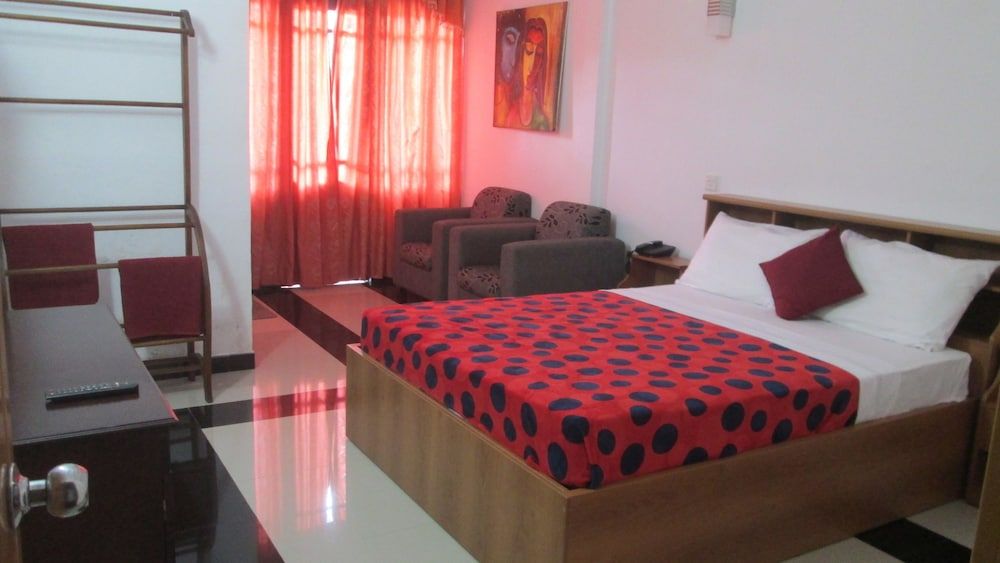 Slightly Chilled Yellow House 3