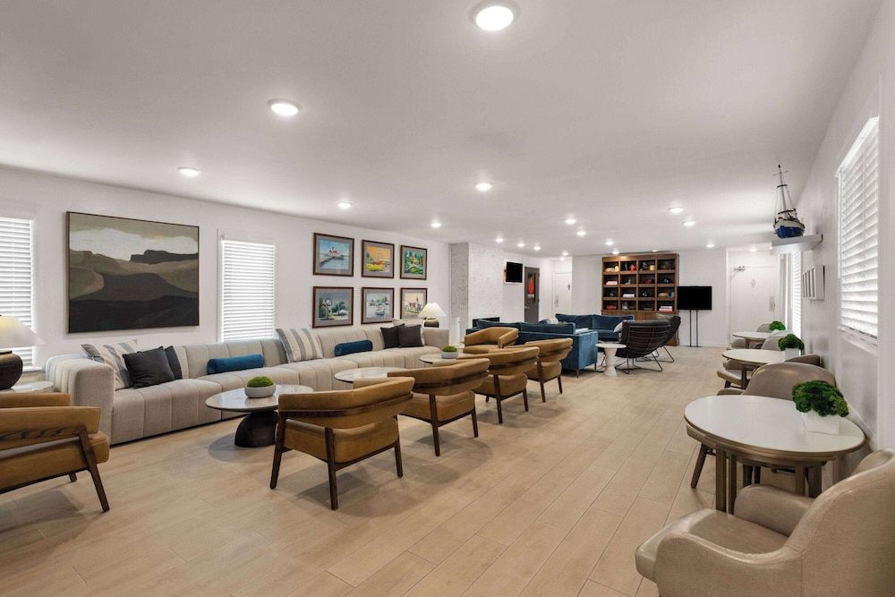 Hotel Manteo Trademark Collection by Wyndham 2