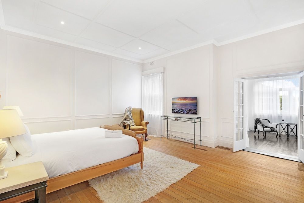 The Robertson Hotel 3