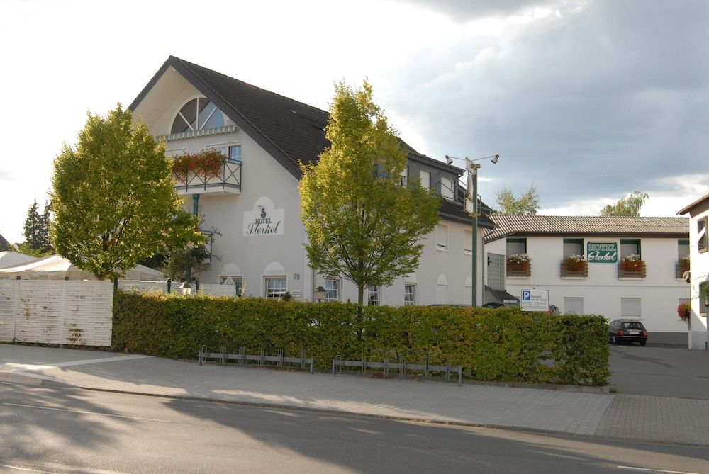 Hotel Sterkel -1 estrelas em Rödermark