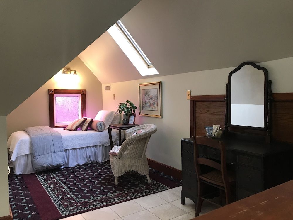 Nauvoo Grand Bed & Breakfast 3