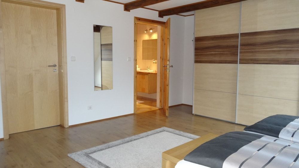 Apartment Panorama 2 near Airport 3