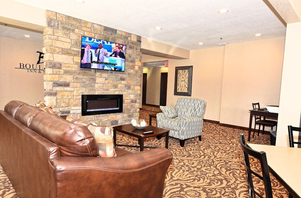 Cobblestone Inn & Suites - Clarion 3