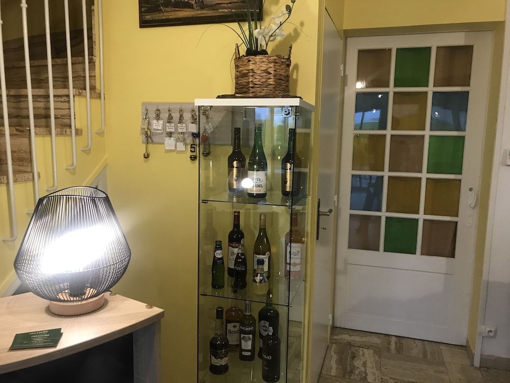 VILLA PORT WINSTON CHAMBRES BB ET STUDIOS -1 estrelas em Saint-Côme-de-Fresné