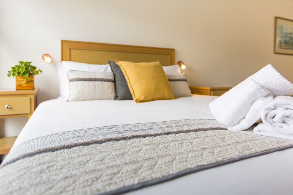 Fox on the Run - Motel Kilmore 3