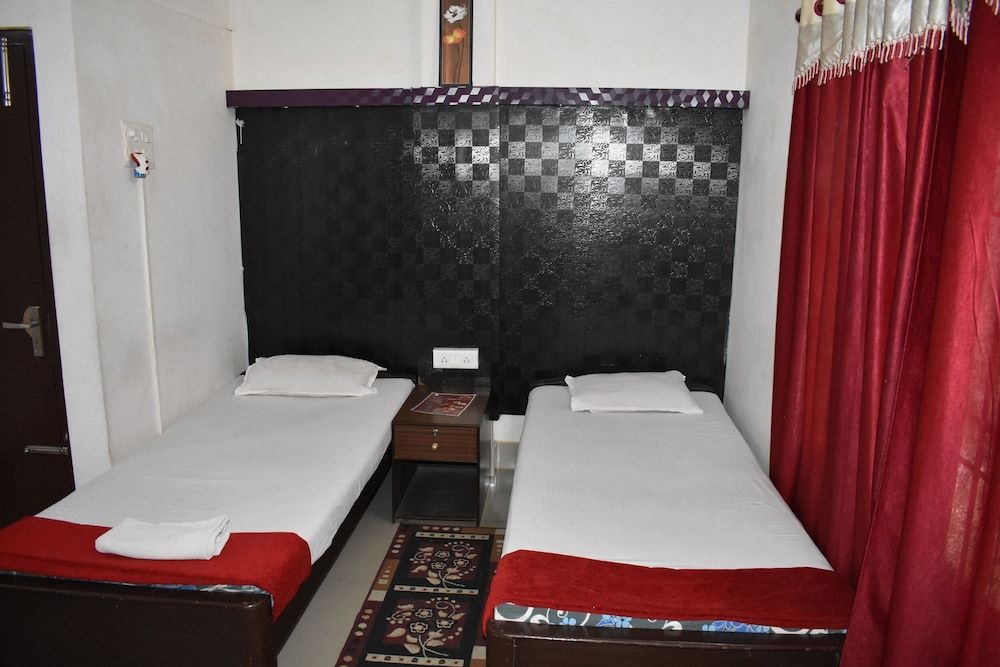 Indira Lodge 3 estrelas em Jorhāt