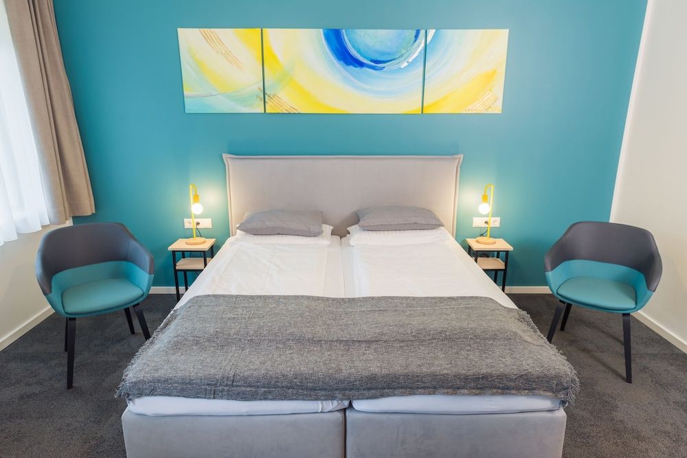 Hotel & CafÔøΩ MÔøΩhlenglÔøΩck 3