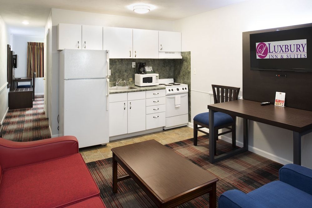 Luxbury Inn & Suites 2 estrelas em West Maryville