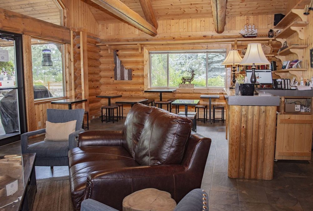 Bonners Ferry Log Inn 2