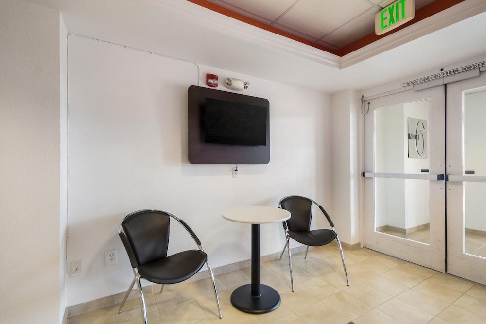 Howard Johnson by Wyndham Lemoore 2 estrelas em Lemoore