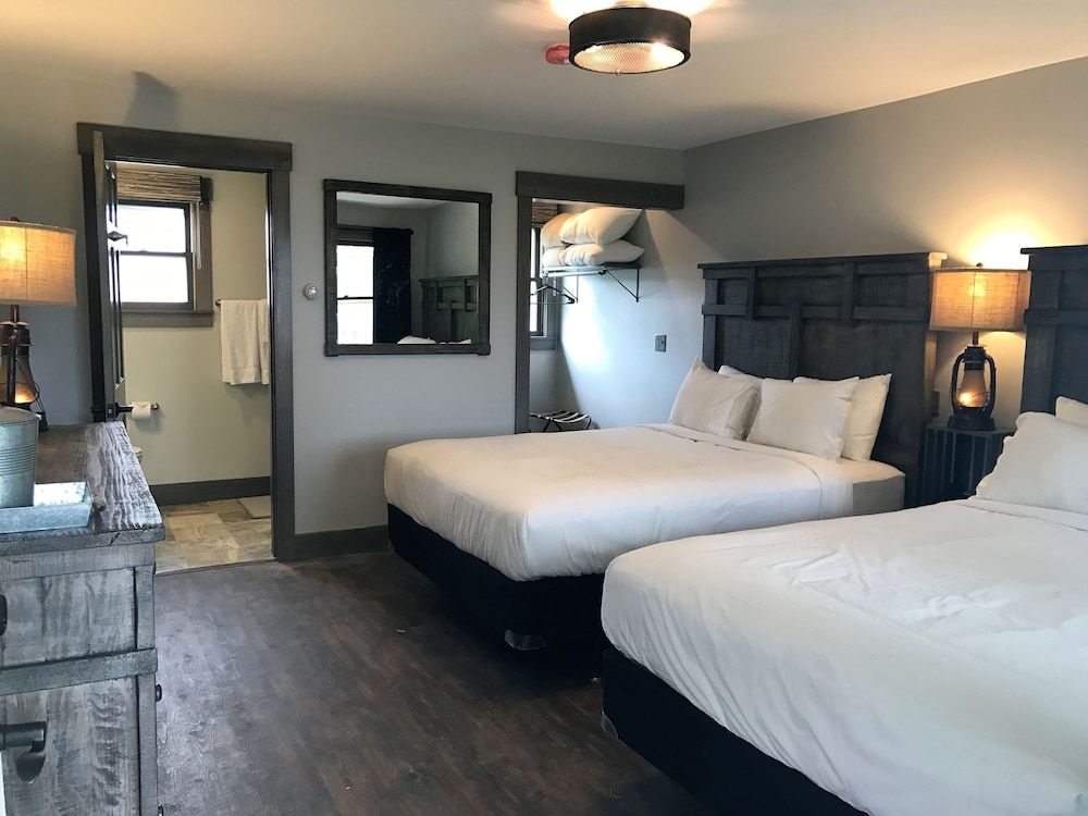 Lake Bomoseen Lodge 3