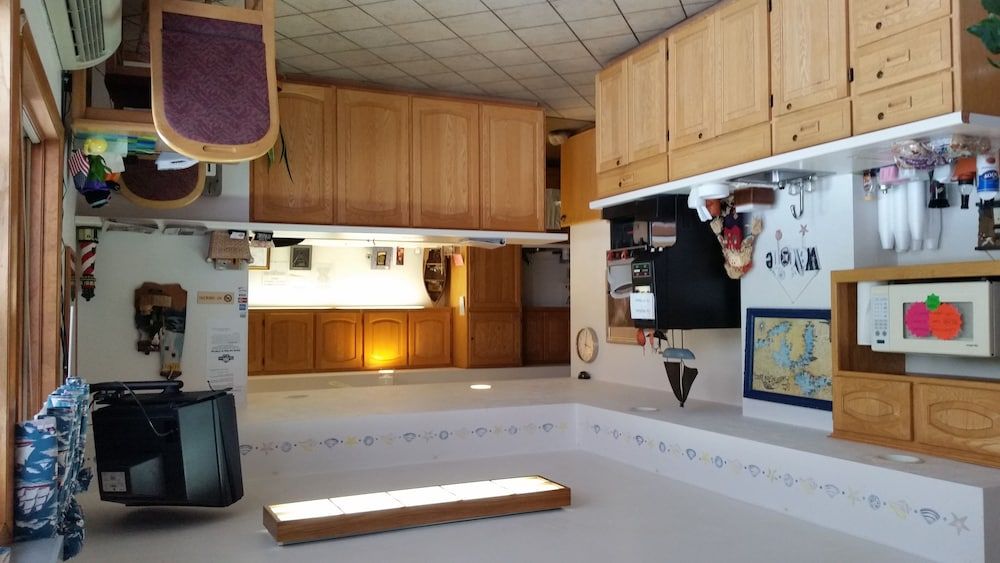 Algoma Beach Motel 2