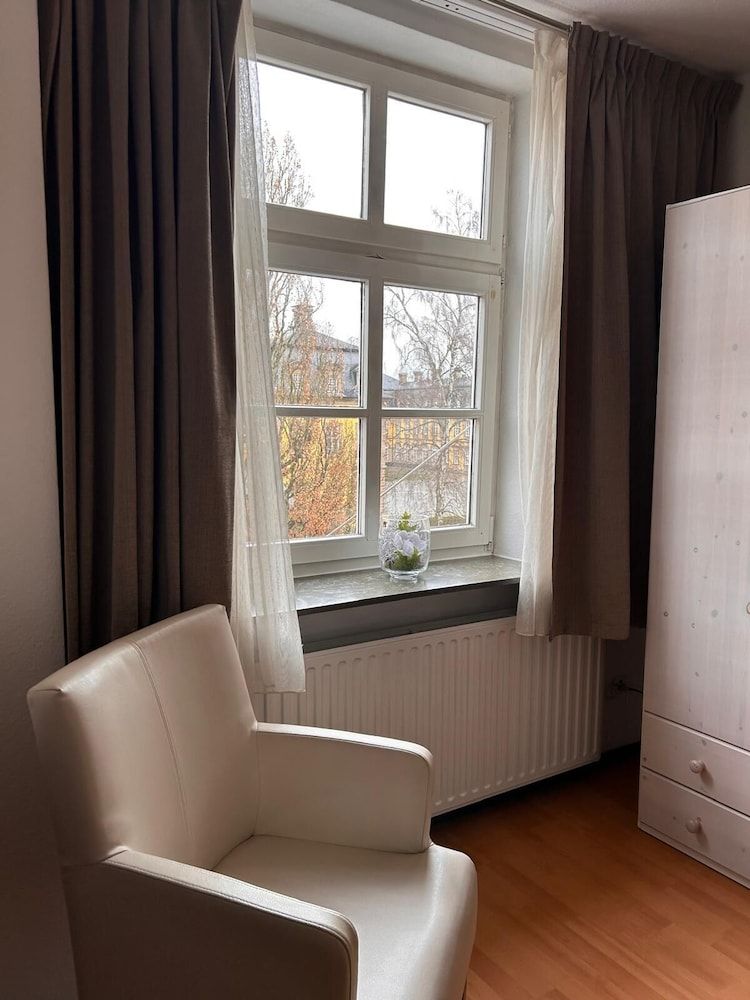 Alte Schlosskurve Hotel & Restaurant -1 estrelas em Bad Arolsen