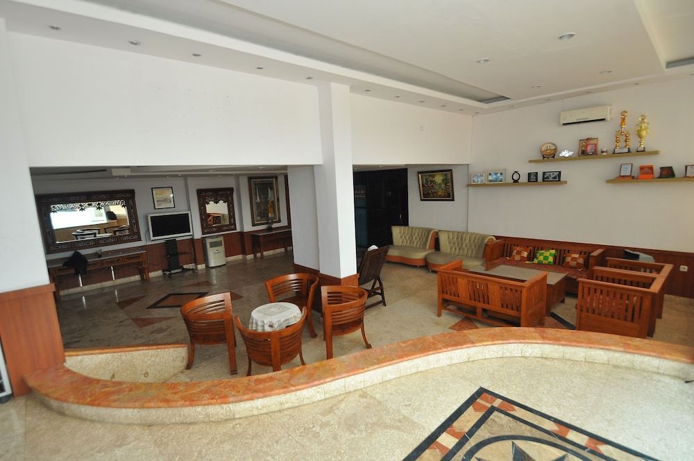 Grand Malaka Ethical Hotel 2