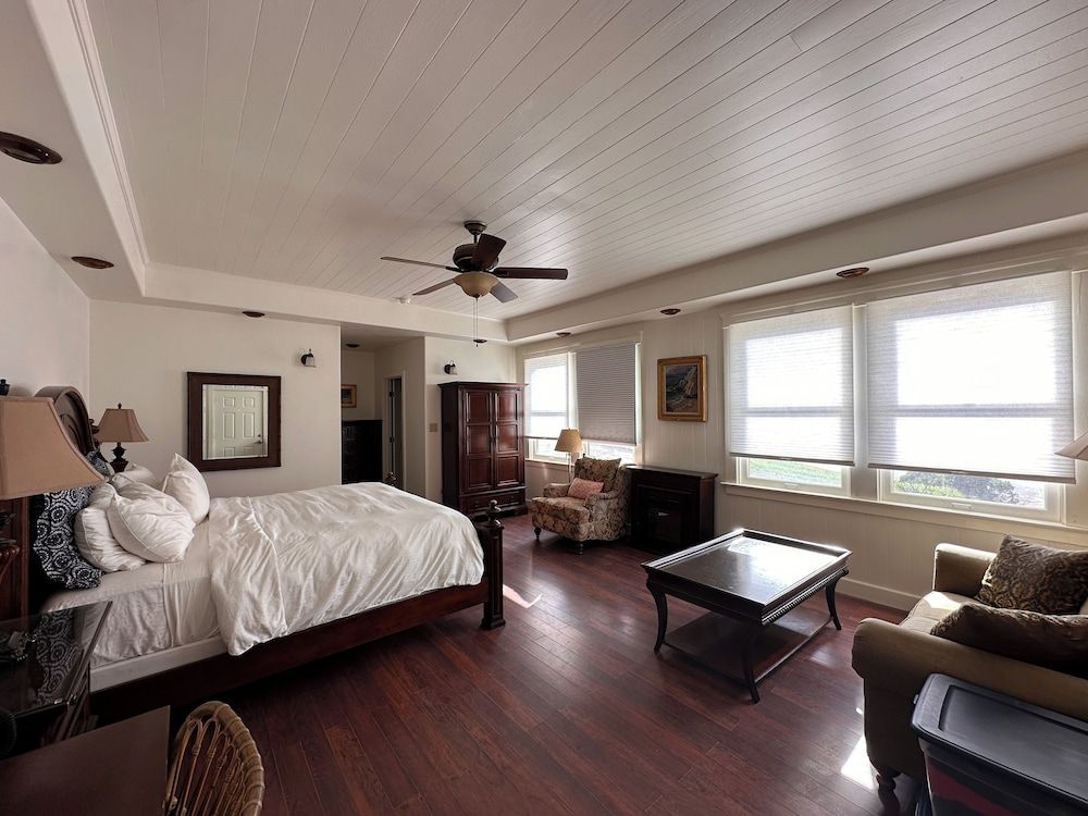 Banning House Lodge 3